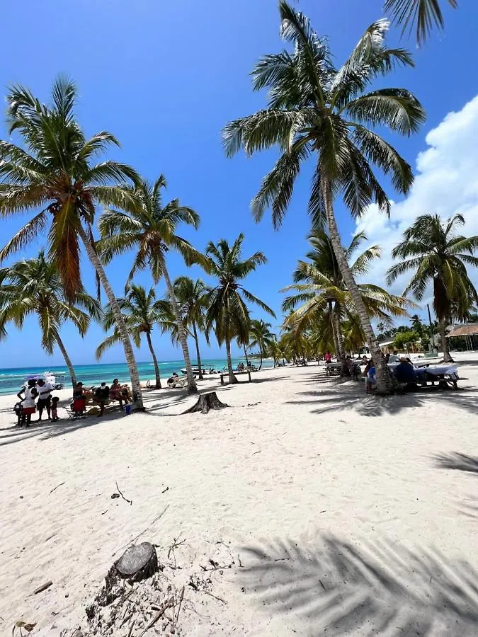 Casa Rosada Beach Front Mano Juan