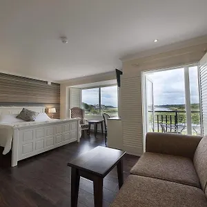 Sea Breeze 5* Galway