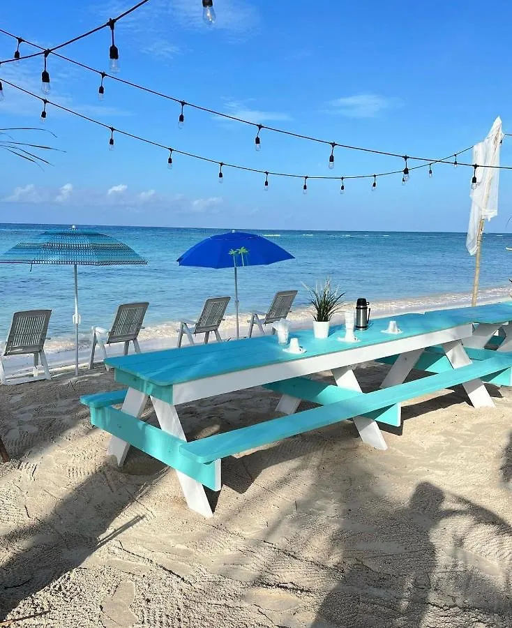 Casa Rosada Beach Front Мано-Хуан Отель